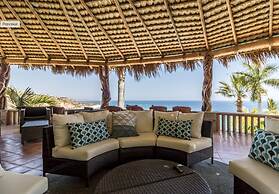 Casa Tranquila Only Steps to The Ocean 5-bedrooms Sleeps 9