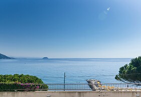 Frontline Beach 3 - M3 - Near To The Sea