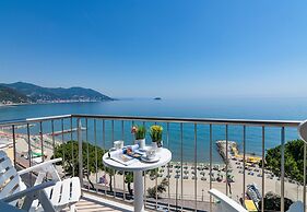 Frontline Beach 21 - M3 - Near To The Sea