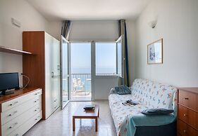 Frontline Beach 21 - M3 - Near To The Sea