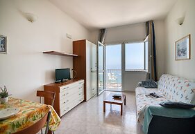 Frontline Beach 21 - M3 - Near To The Sea