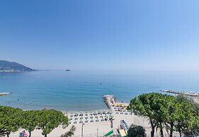 Frontline Beach 16 - B3 - Near To The Sea