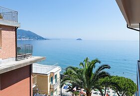 Frontline Beach 16 - B3 - Near To The Sea