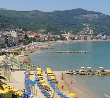 Frontline Beach 30 - B4 - Near To The Sea