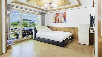 Namhae Hanuri Pension