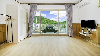 Namhae Hanuri Pension