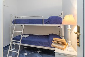 I Fari 98 600mt From The Beach