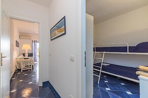 I Fari 98 600mt From The Beach