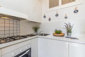 I Fari 98 600mt From The Beach