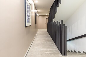 Icon H 301 Suite Micro-living