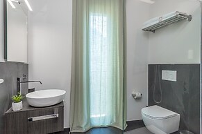 Icon H 308 Suite Micro-living