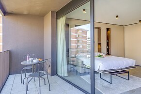 Icon H 308 Suite Micro-living