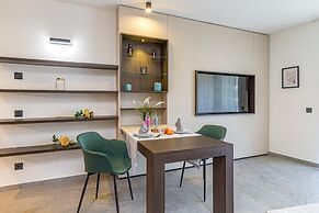 Icon H 308 Suite Micro-living