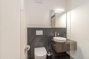 Icon H 302 Suite Micro-living