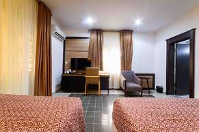 Alpha-Plus Apartments 91 Utako