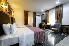 Alpha-Plus Apartments 91 Utako