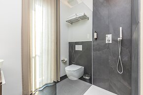 Icon H 504 Suite Micro-living