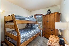210 Oro Grande 3 Bedroom Condo by Redawning