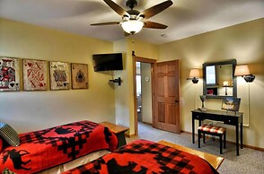 Lazy Dog Lodge on Minong Flowage