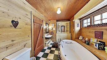 Legacy Point On Little Siss