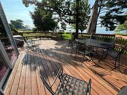 Olson Bay Getaway
