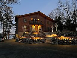 Round House on Round Lake