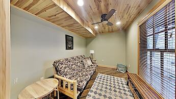 Round House on Round Lake