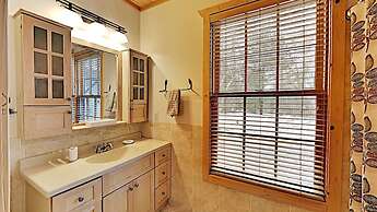 Round House on Round Lake