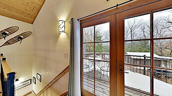 Round House on Round Lake