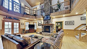 Round House on Round Lake