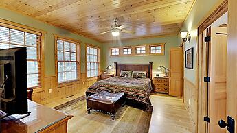 Round House on Round Lake