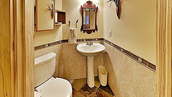 Round House on Round Lake