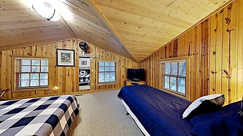 Round House on Round Lake