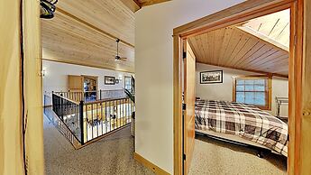 Round House on Round Lake