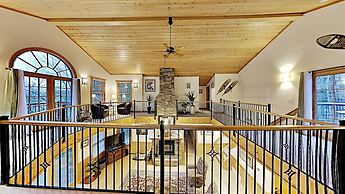 Round House on Round Lake