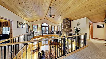 Round House on Round Lake