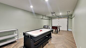 Round House on Round Lake