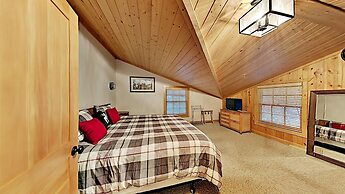 Round House on Round Lake