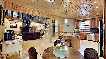 Round House on Round Lake