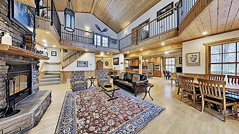 Round House on Round Lake