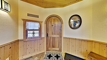 Round House on Round Lake