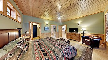 Round House on Round Lake