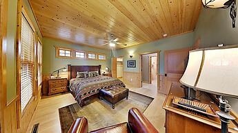 Round House on Round Lake