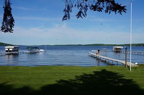 Waters Edge Green Lake