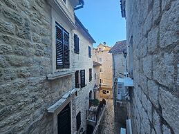 Athos Guesthouse