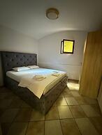 Athos Guesthouse