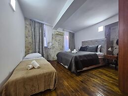 Athos Guesthouse
