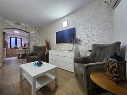 Athos Guesthouse