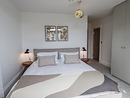 The Emma Suite Stone Cross Mansion