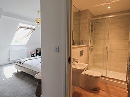 The Emma Suite Stone Cross Mansion